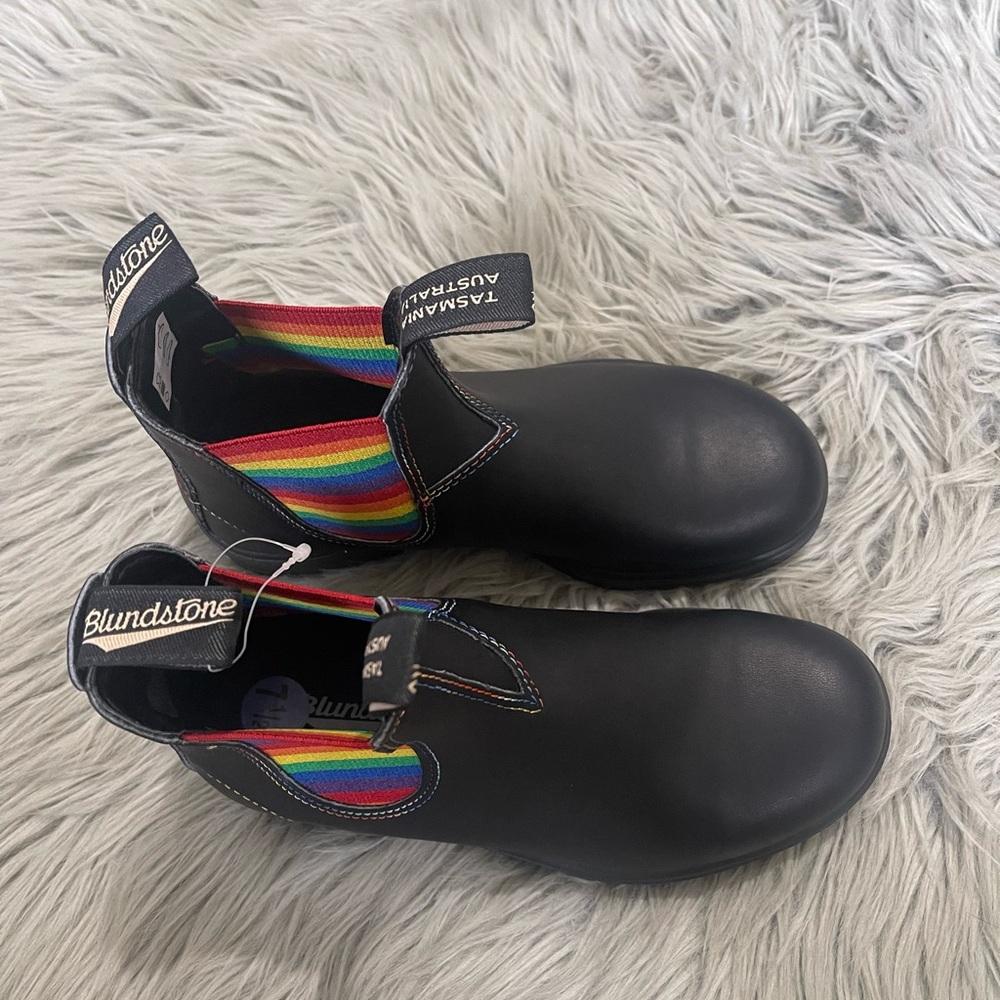Blundstone Black Boots with Multicolor Elastic - Picture 4 of 5